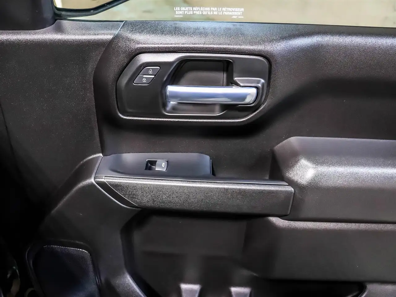 Chevrolet Silverado 1500 - Image 13