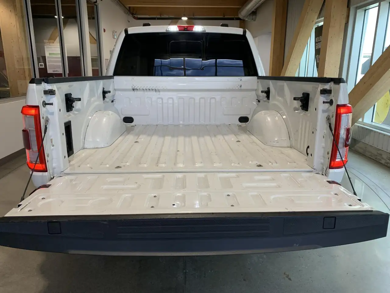 Ford F-150 - Image 11