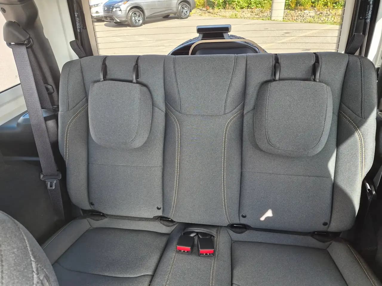 Jeep Wrangler - Image 10
