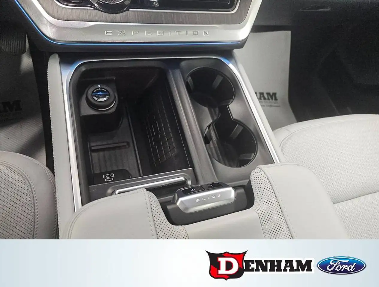 Ford Expedition - Image 23