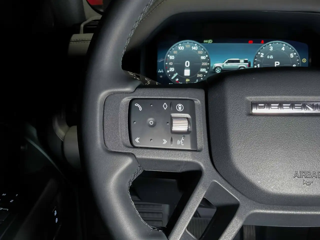 Land Rover Defender - Image 16