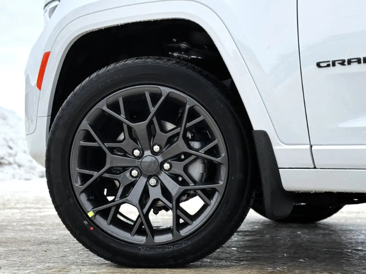 Jeep Grand Cherokee - Image 28