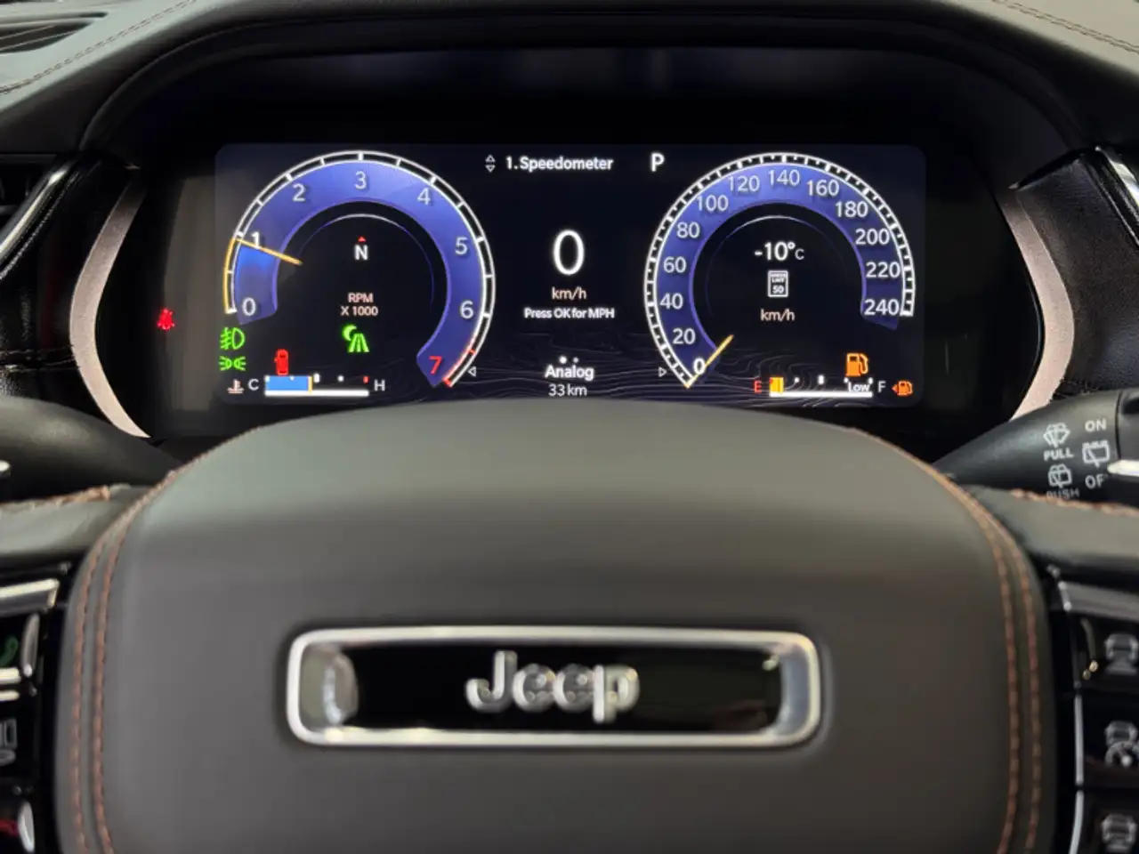 Jeep Grand Cherokee - Image 12