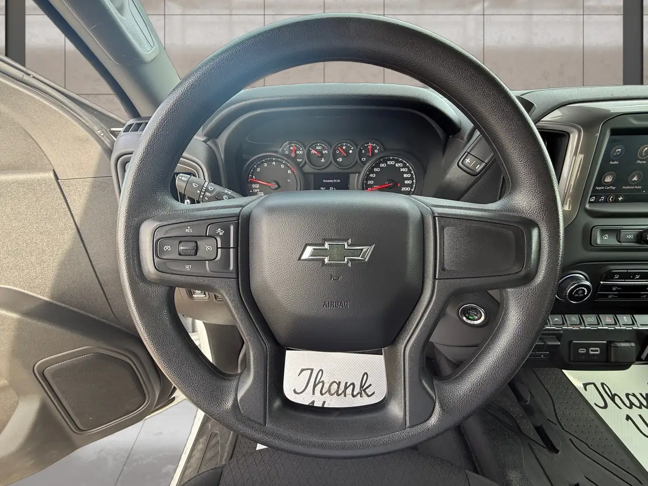 Chevrolet Silverado 1500 - Image 10