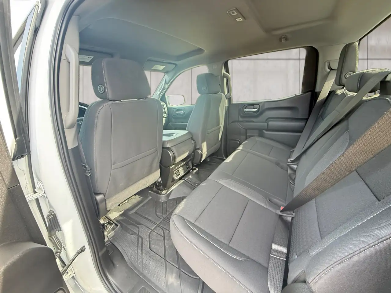 Chevrolet Silverado 1500 - Image 12