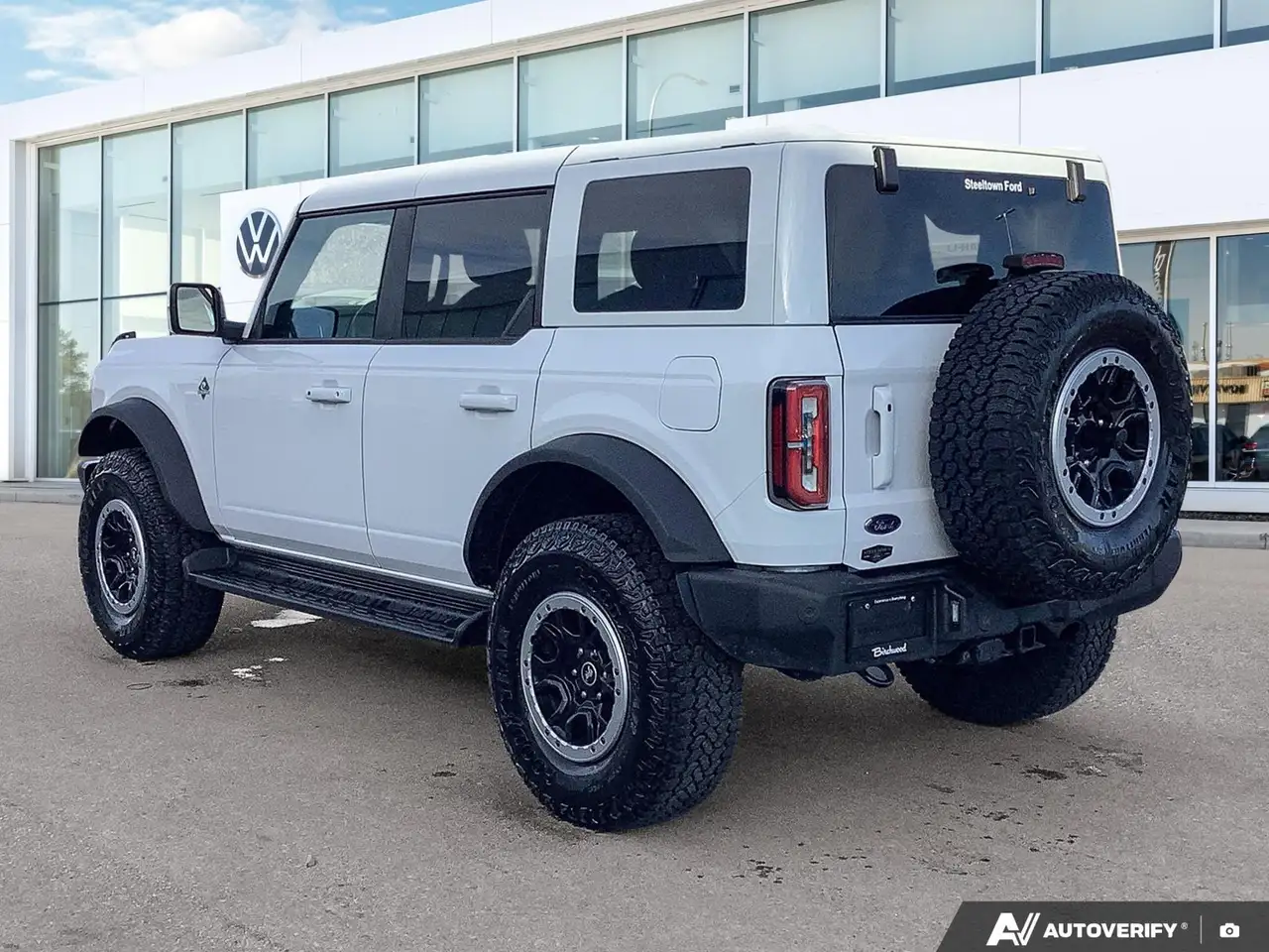 Ford Bronco - Image 4