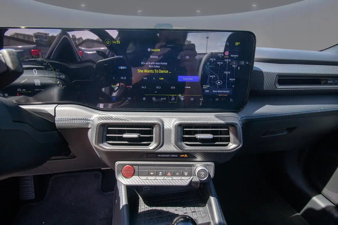Ford Mustang - Image 18