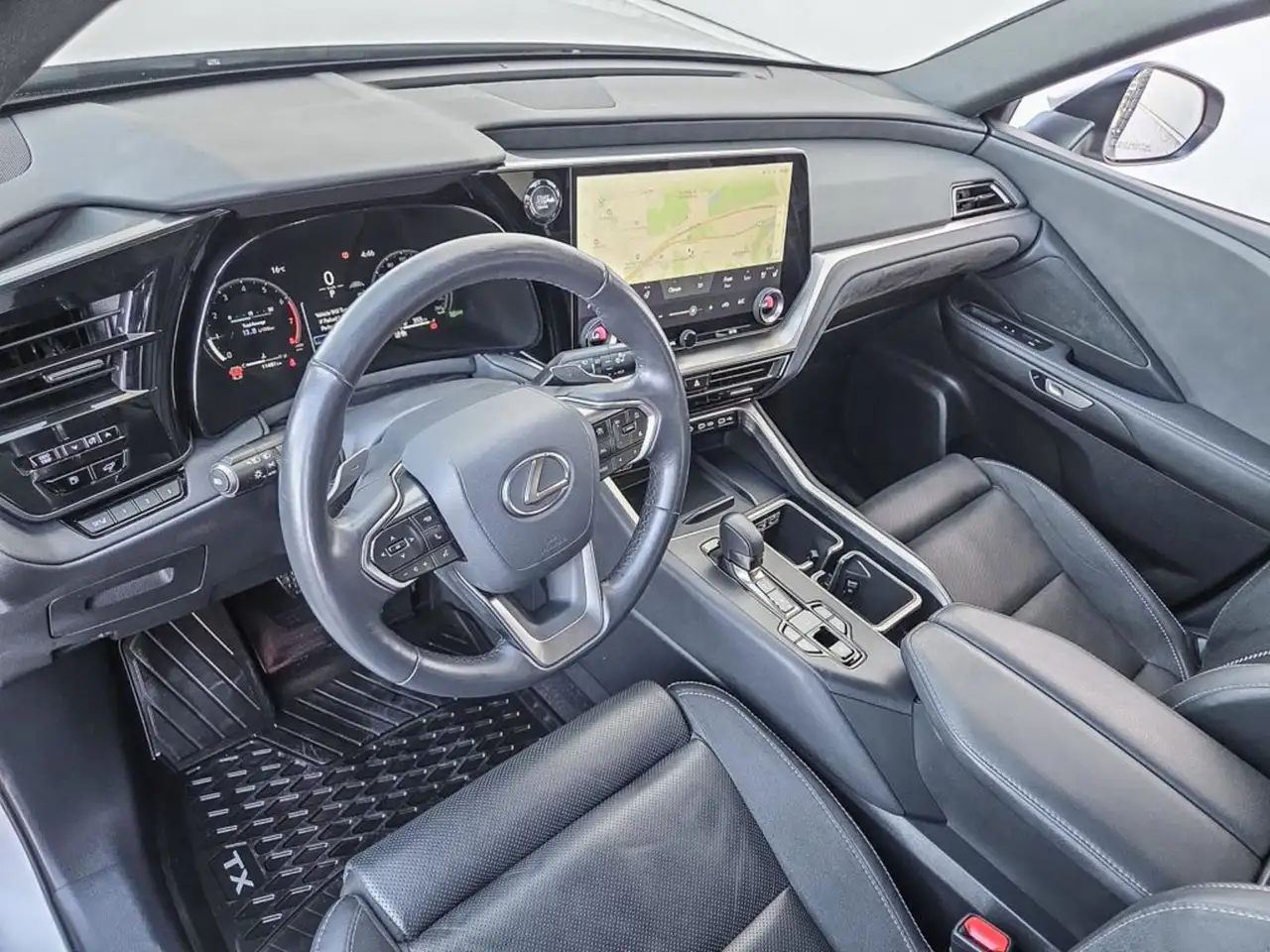 Lexus TX - Image 12