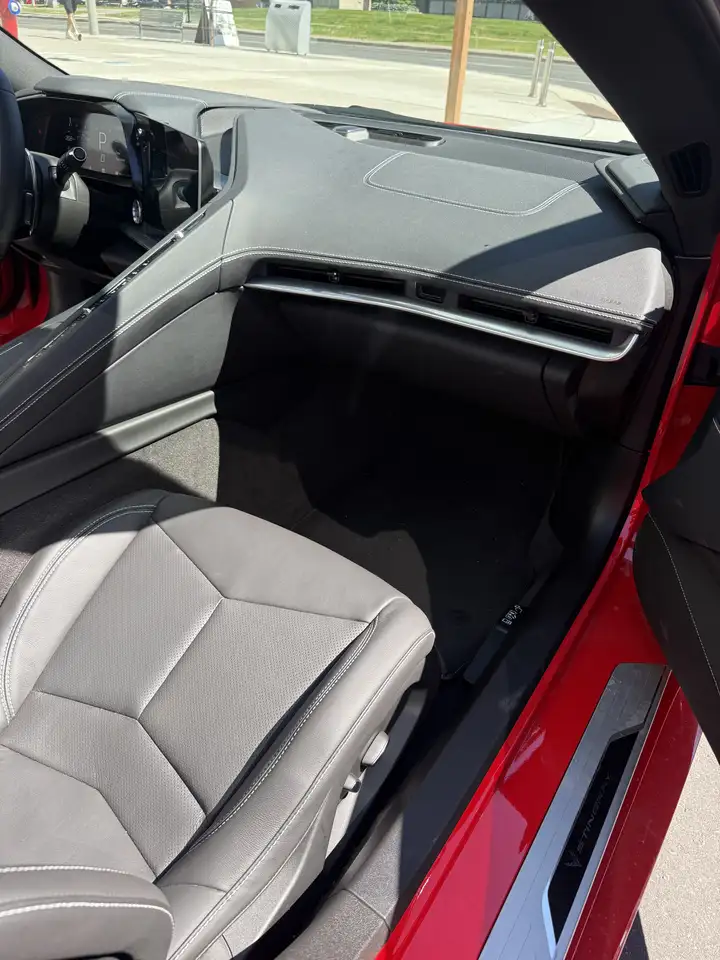 Chevrolet Corvette - Image 10