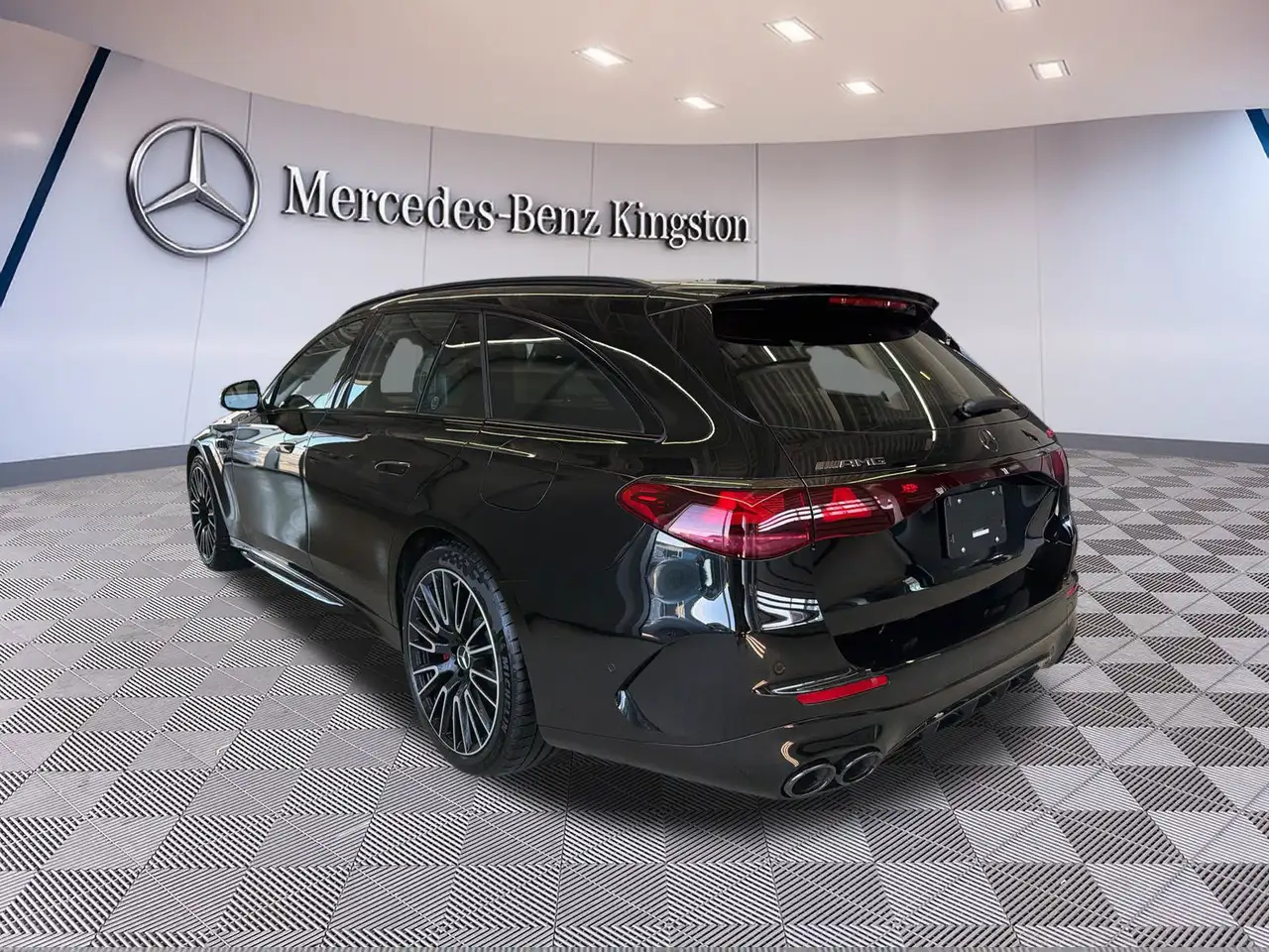 Mercedes-Benz E-Class - Image 10