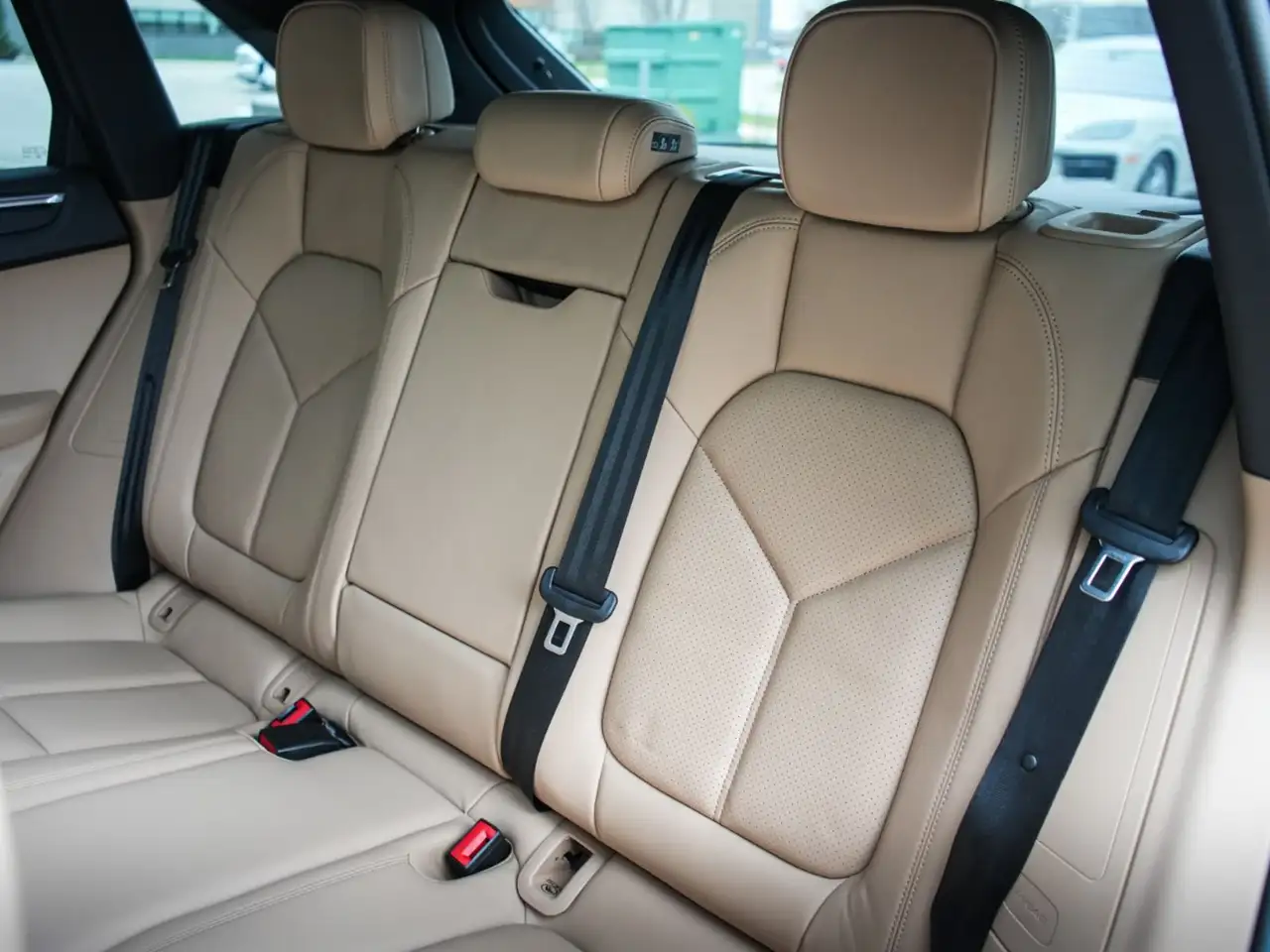 Porsche Macan - Image 22