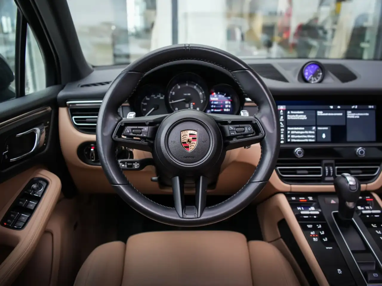 Porsche Macan - Image 23