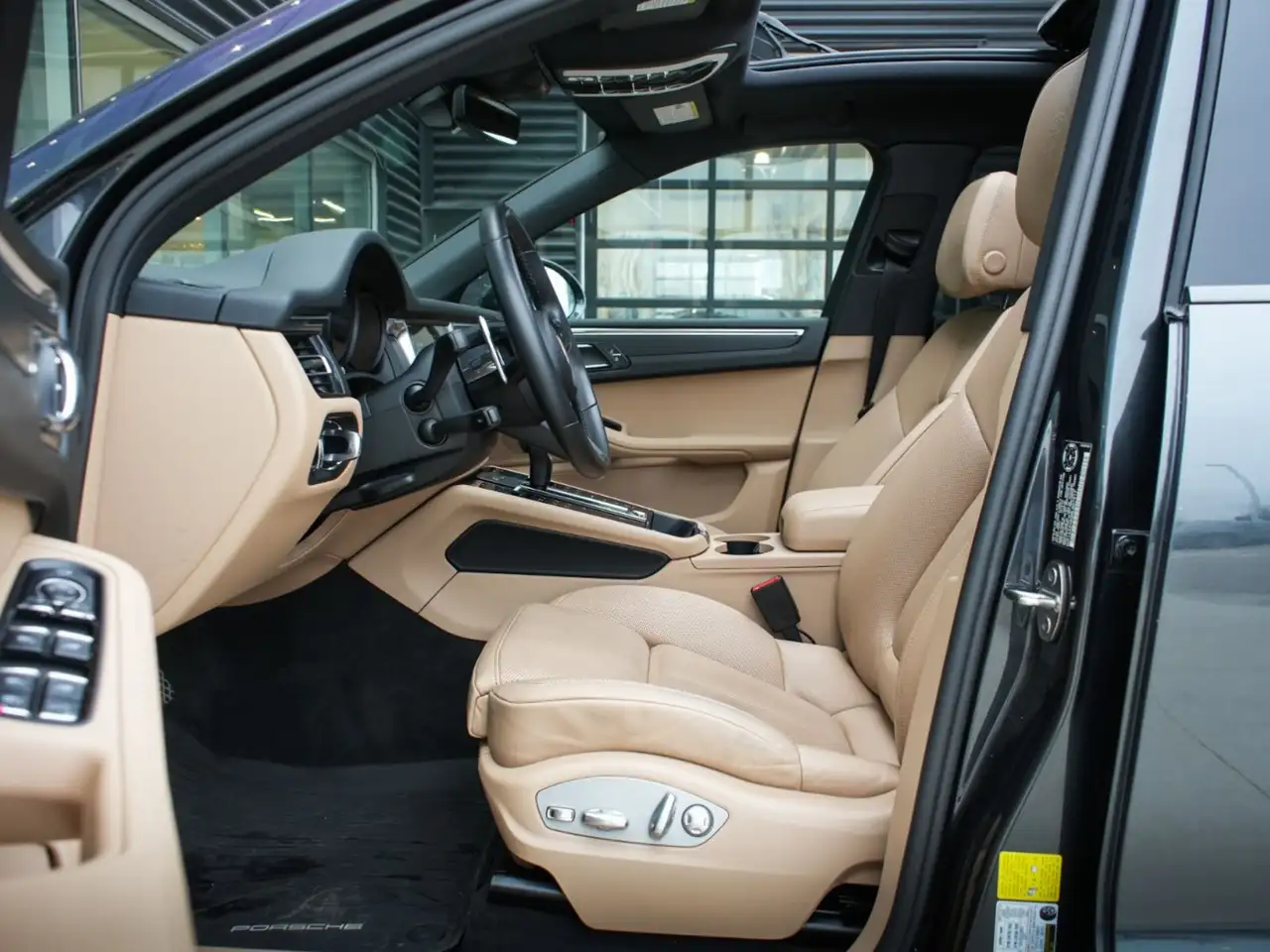 Porsche Macan - Image 14