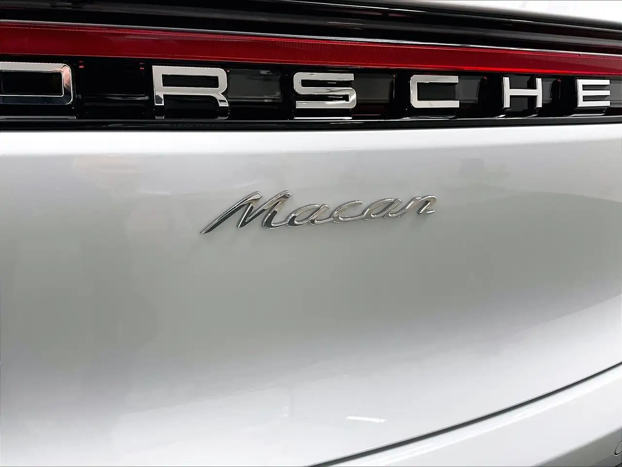 Porsche Macan - Image 36
