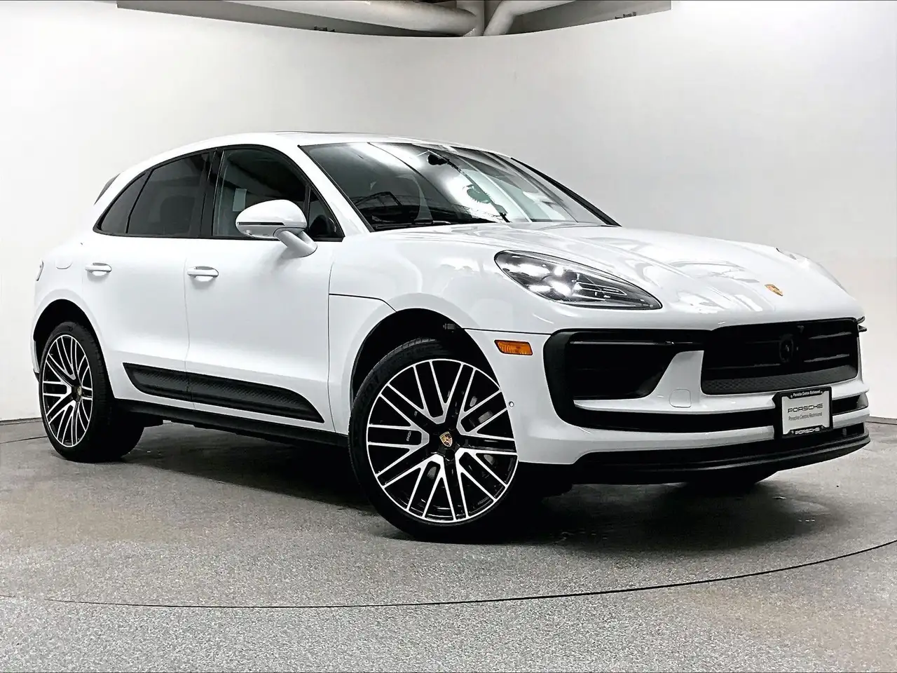 Porsche Macan - Image 3