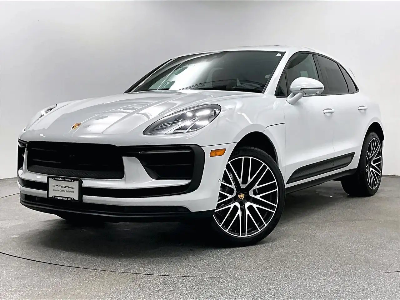 Porsche Macan - Image 38