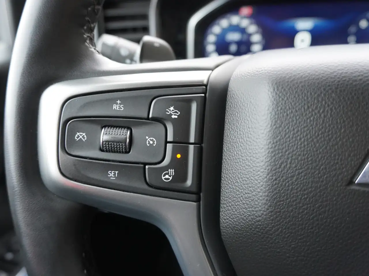 Chevrolet Silverado 1500 - Image 26