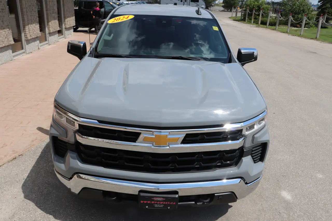 Chevrolet Silverado 1500 - Image 8