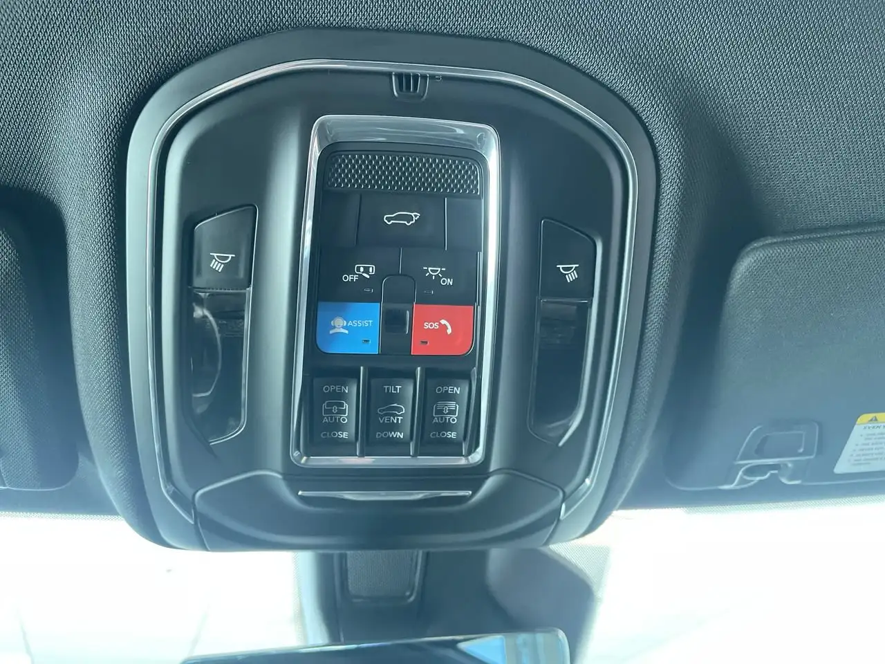 Jeep Grand Cherokee - Image 37