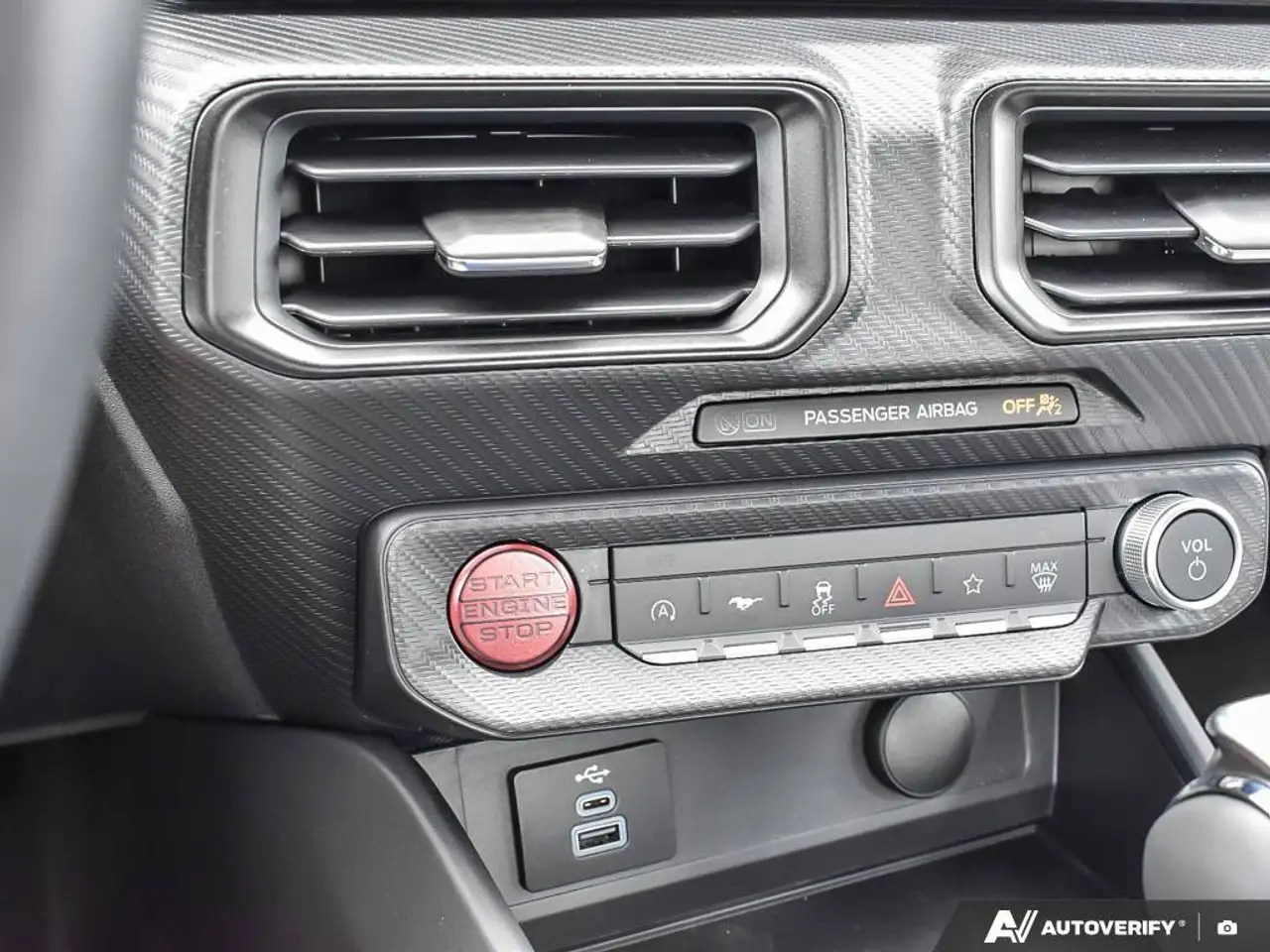 Ford Mustang - Image 22