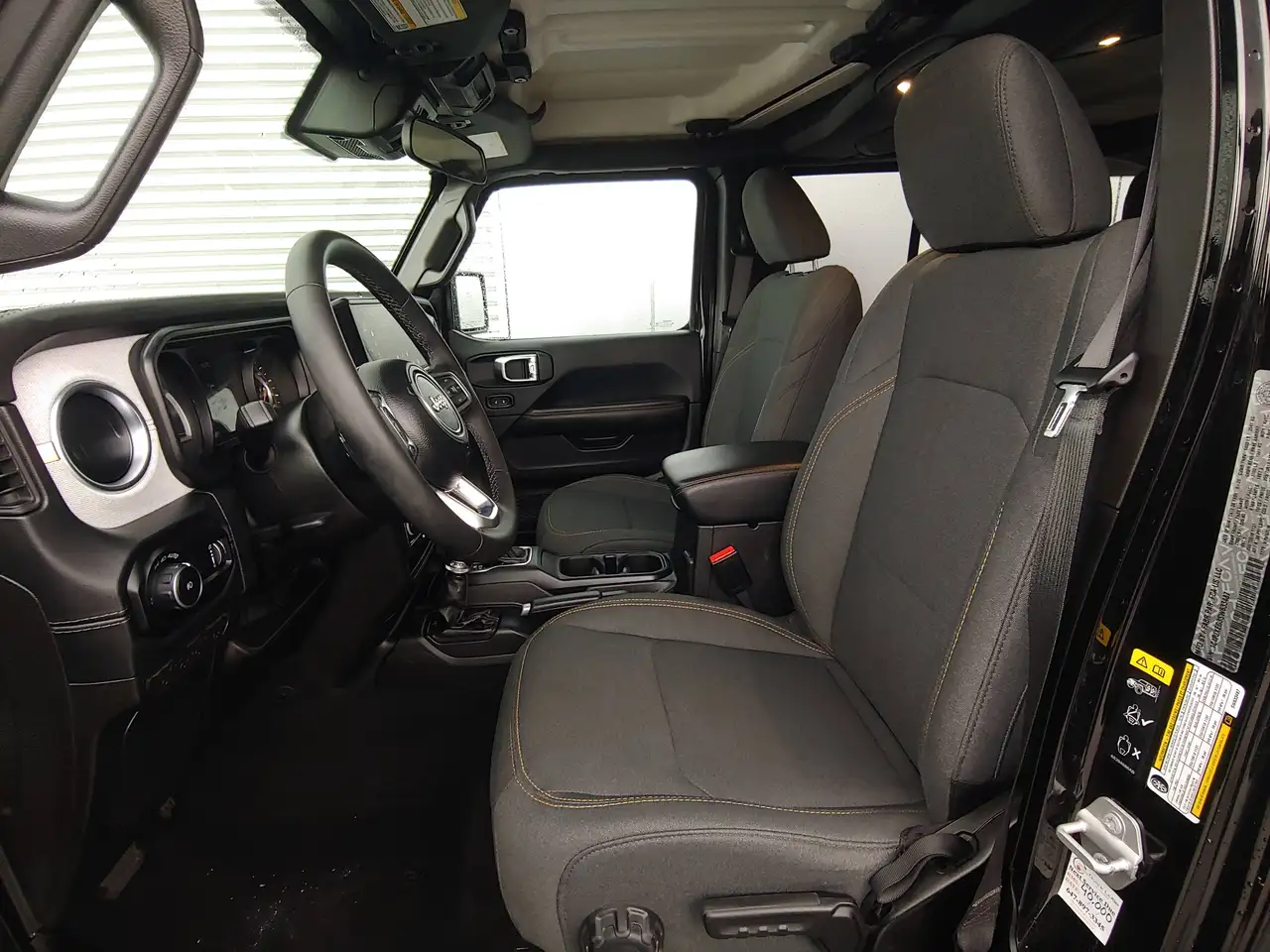Jeep Wrangler - Image 11