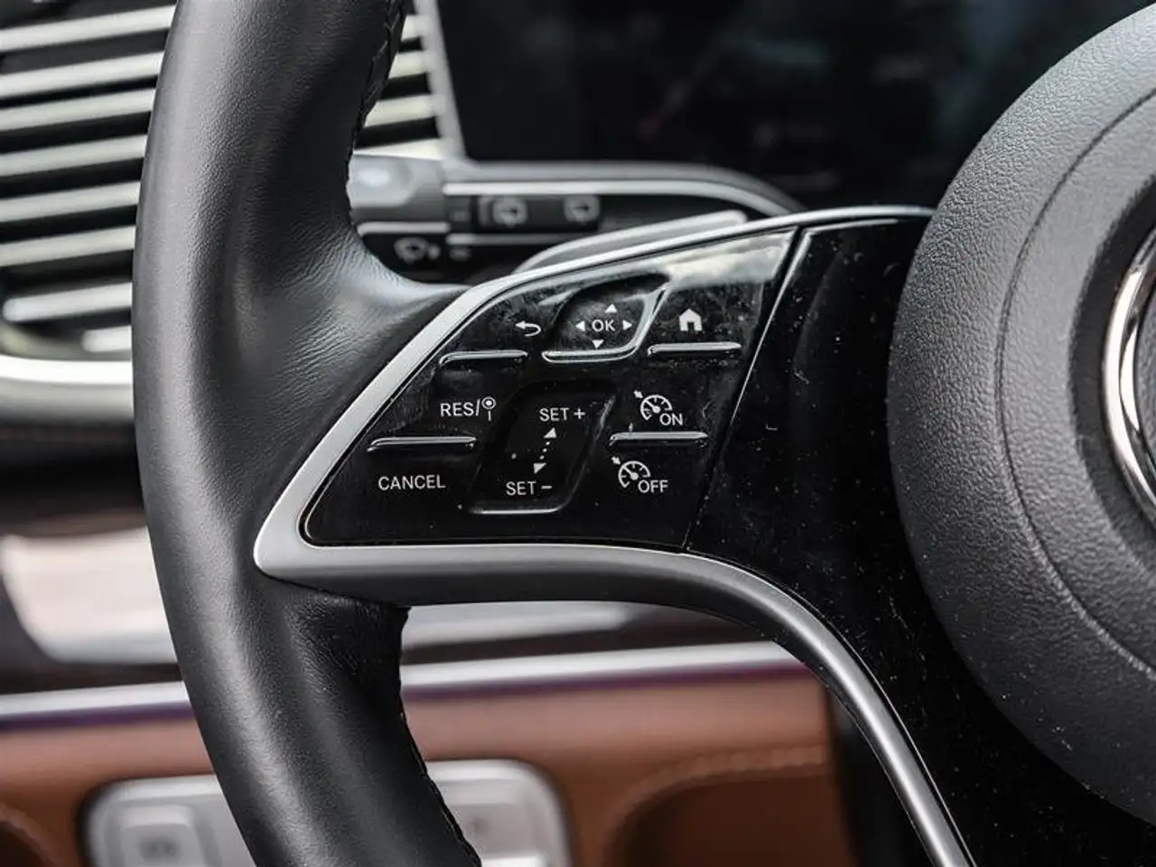 Mercedes-Benz GLE - Image 11