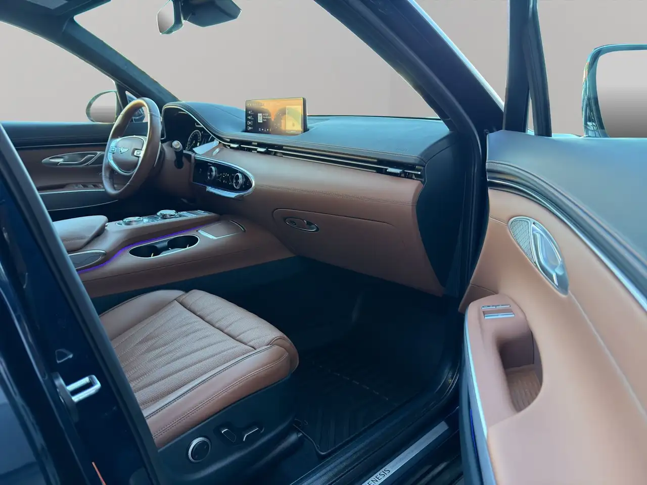 Genesis GV70 - Image 24