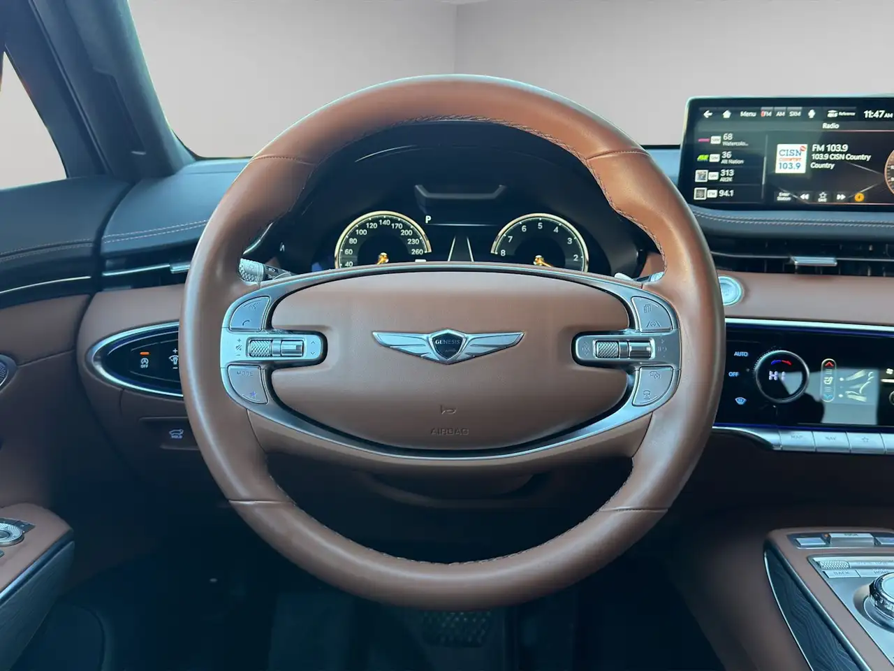 Genesis GV70 - Image 16