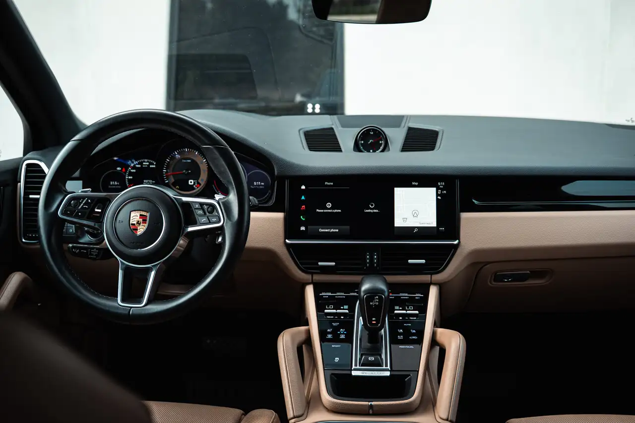Porsche Cayenne - Image 15