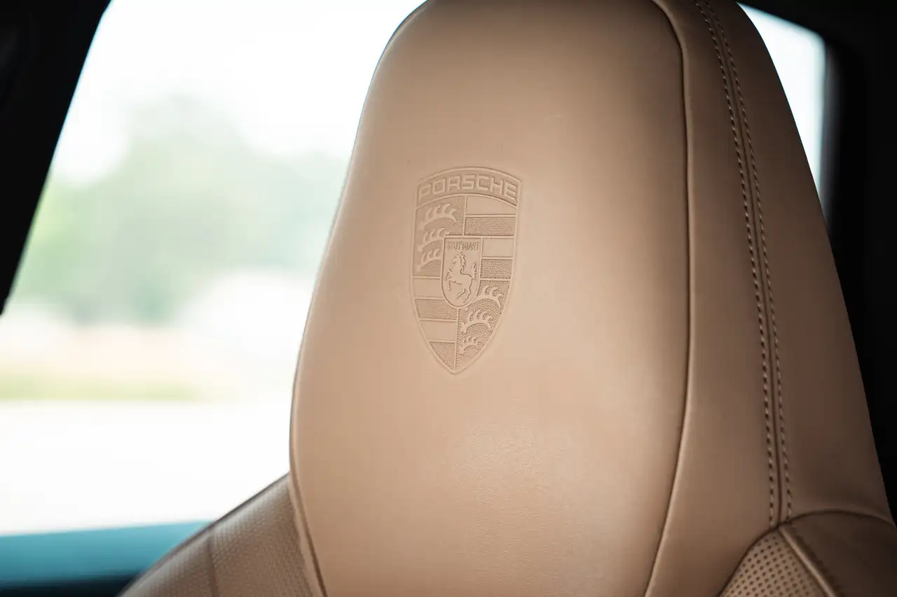 Porsche Cayenne - Image 30