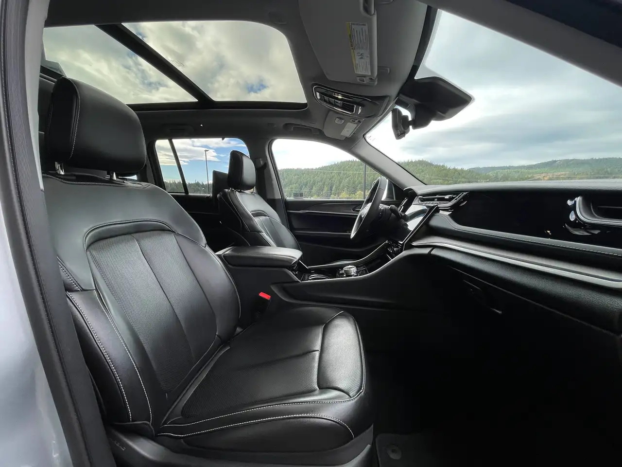 Jeep Grand Cherokee - Image 27