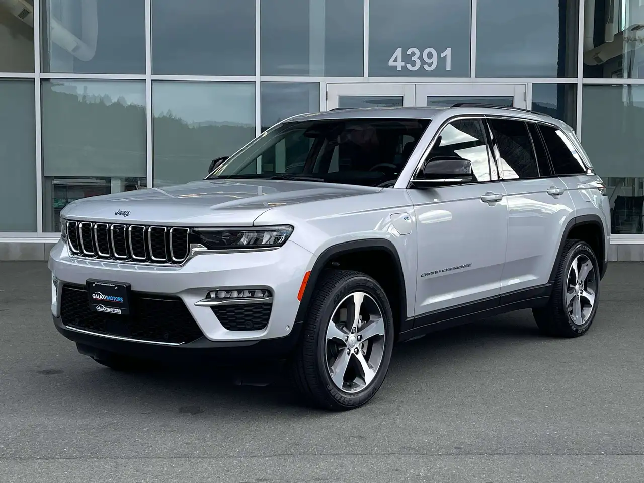Jeep Grand Cherokee - Image 1