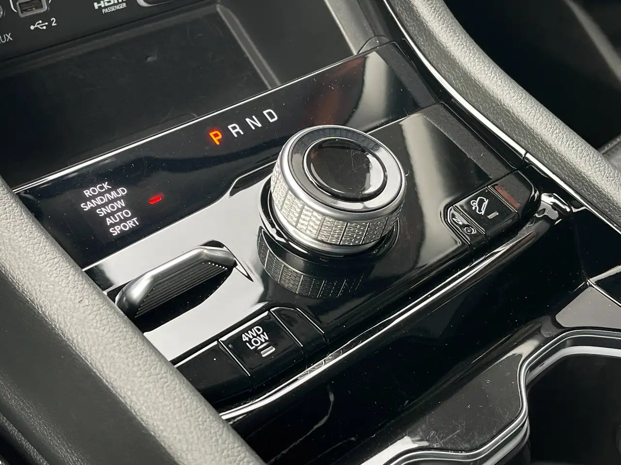 Jeep Grand Cherokee - Image 22