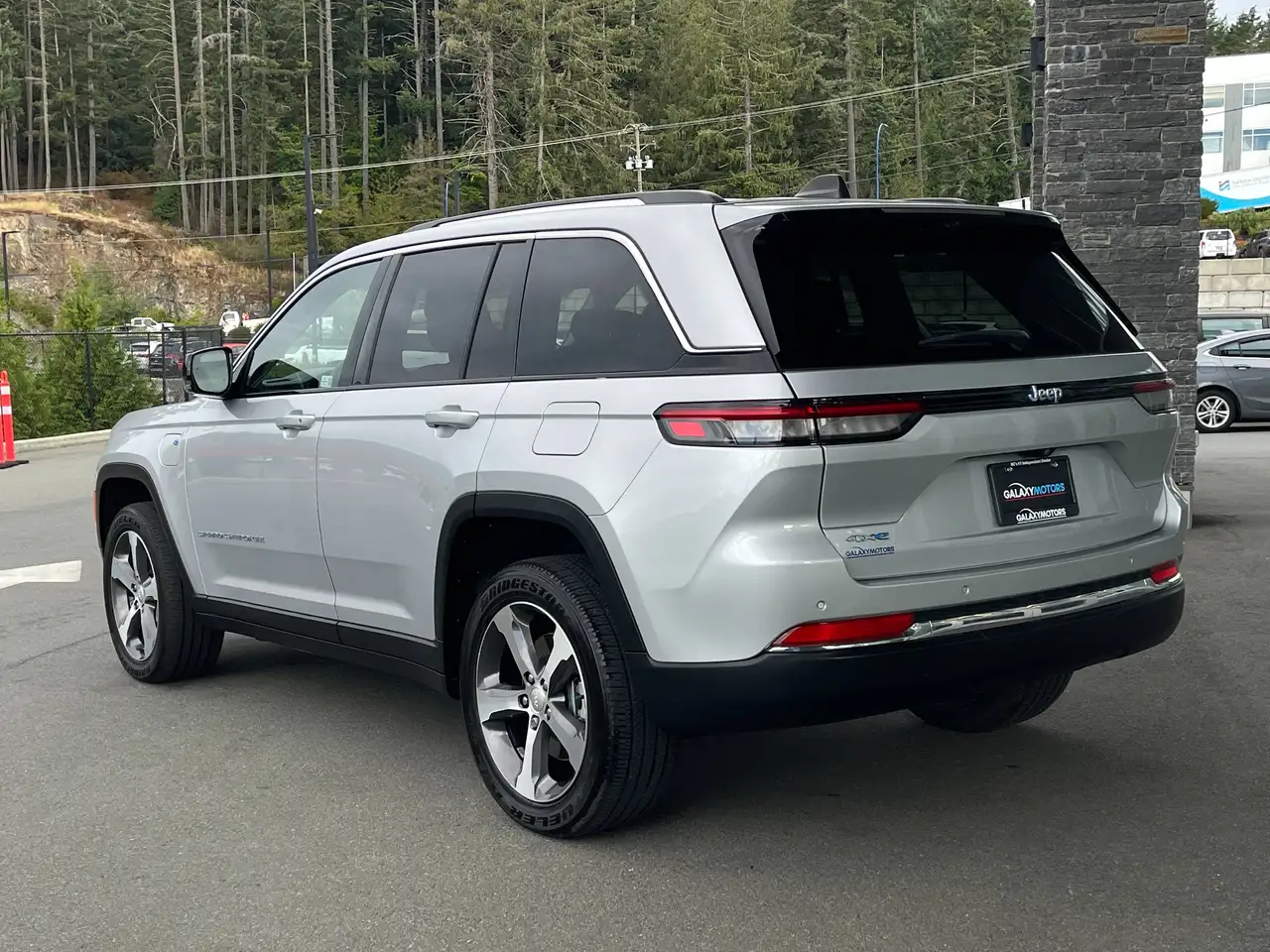 Jeep Grand Cherokee - Image 8