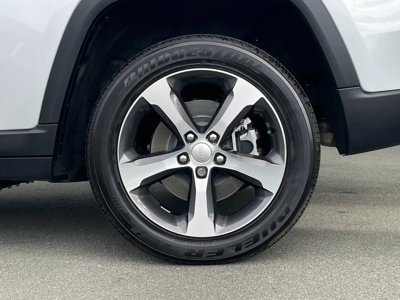 Jeep Grand Cherokee - Image 39