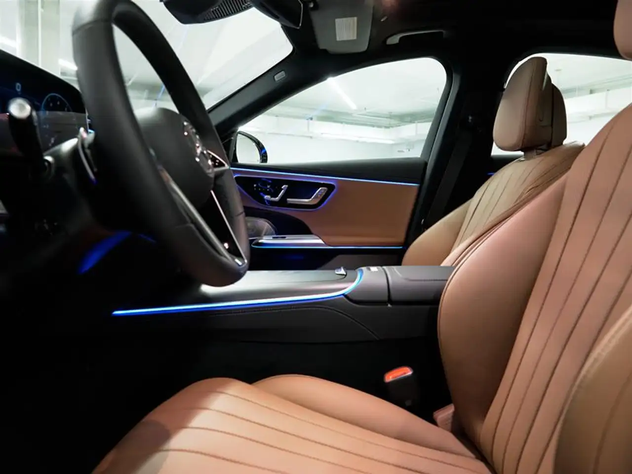 Mercedes-Benz E-Class - Image 19