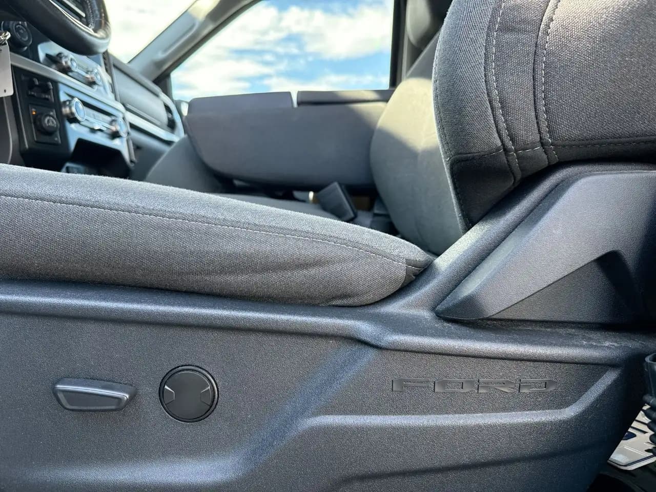 Ford F-150 - Image 13
