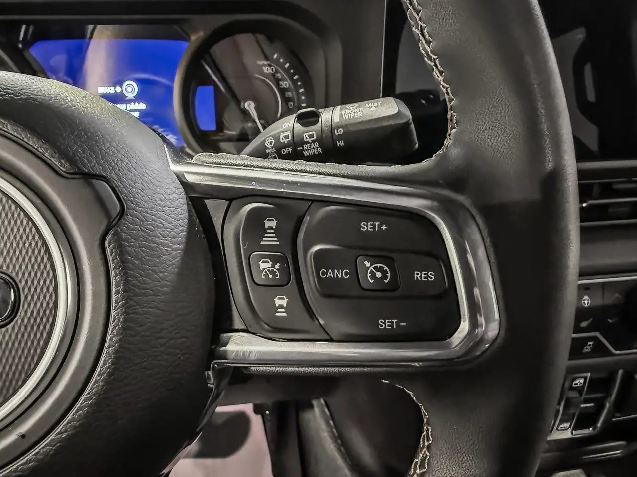 Jeep Wrangler - Image 18