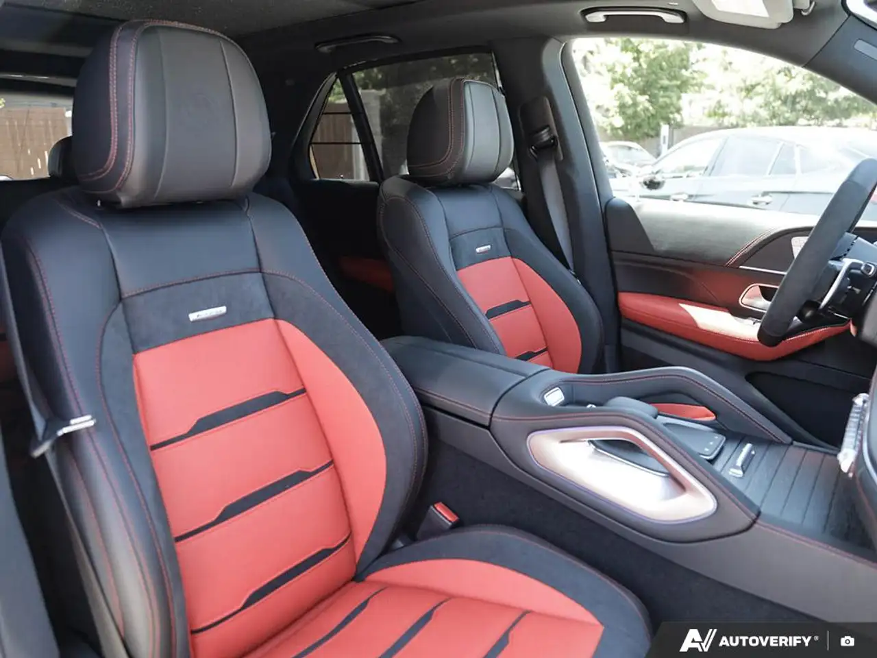 Mercedes-Benz GLE - Image 22