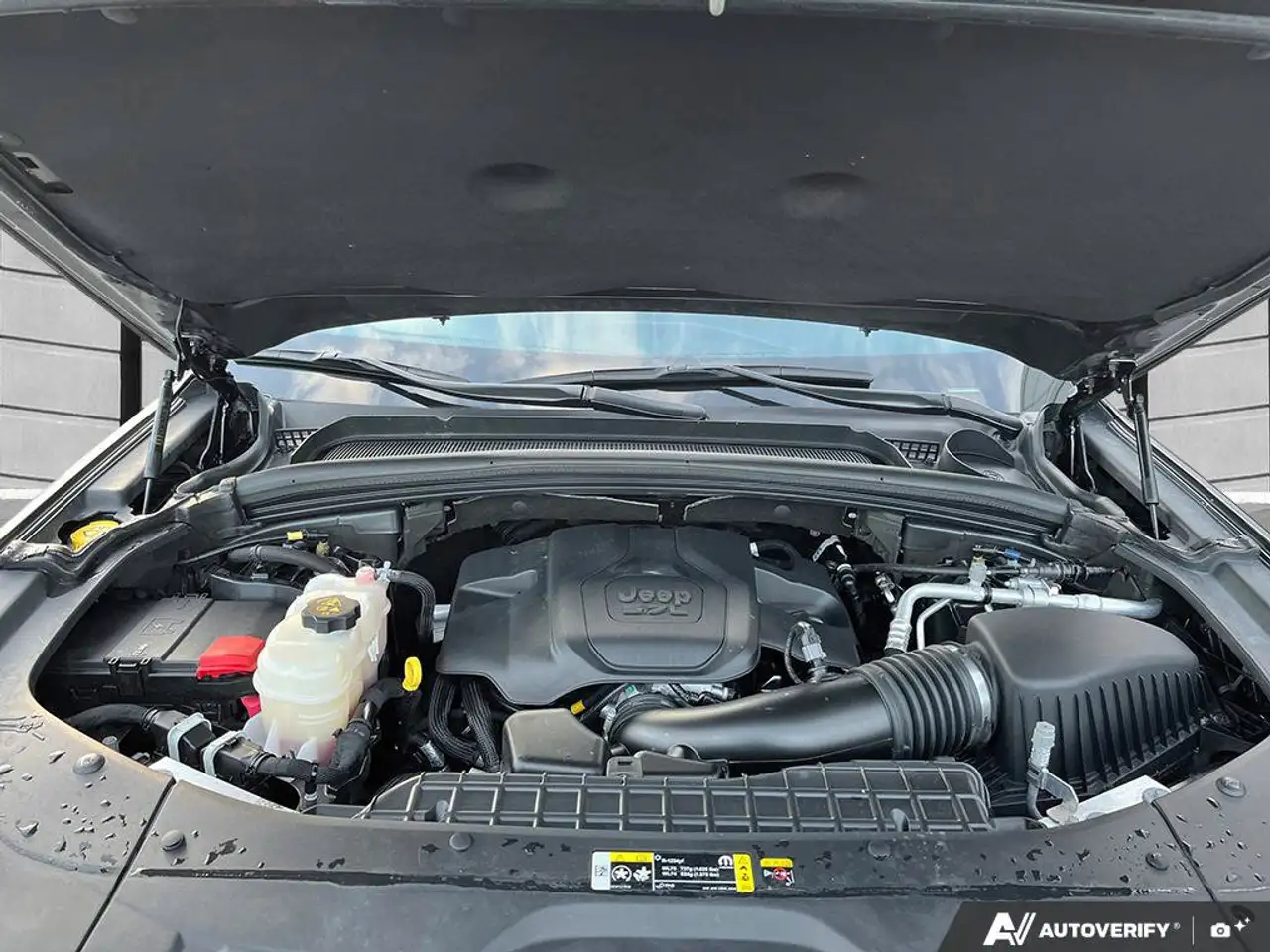Jeep Grand Cherokee - Image 10