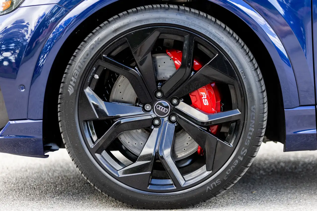 Audi RS Q8 - Image 23