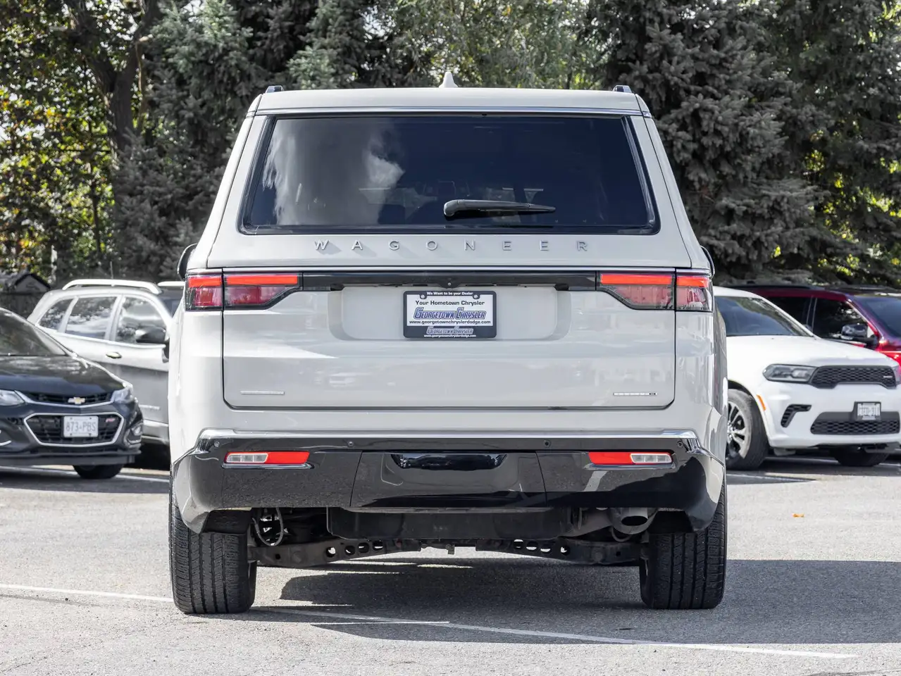 Jeep Wagoneer - Image 7