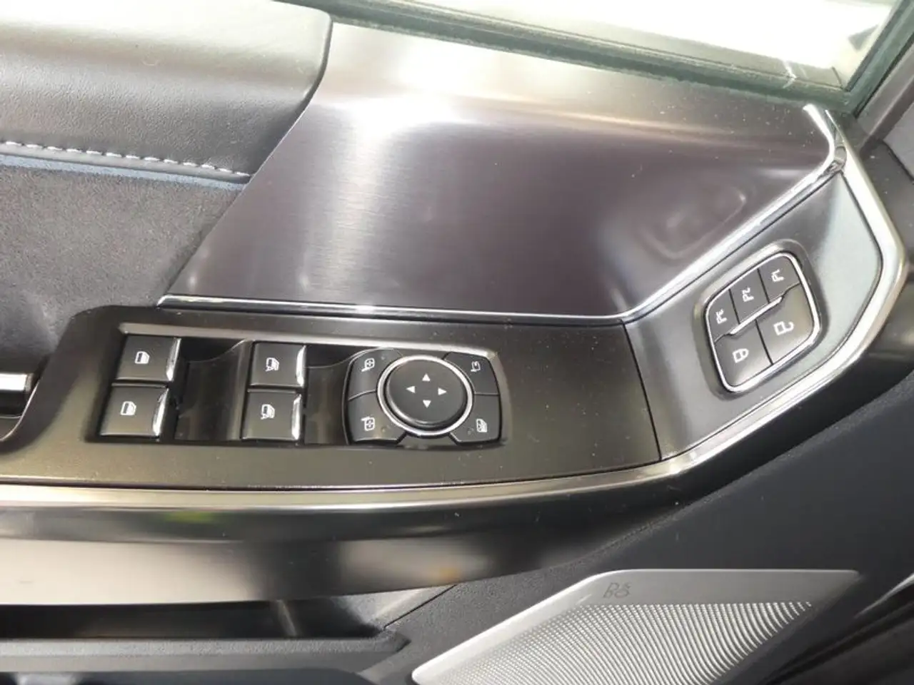 Ford F-150 - Image 20
