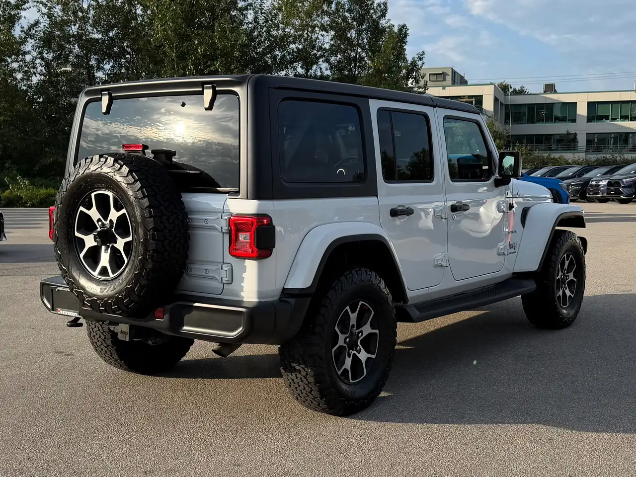 Jeep Wrangler - Image 13
