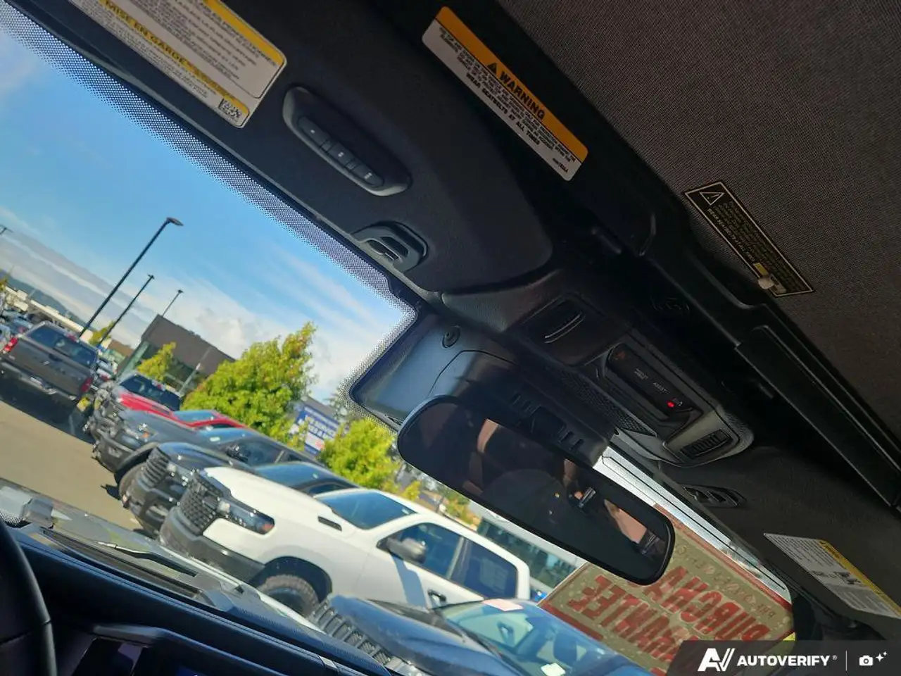 Jeep Wrangler - Image 21