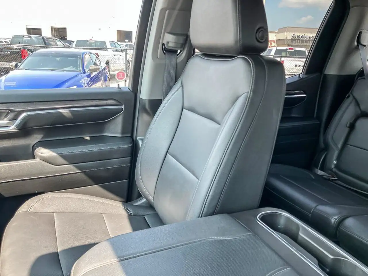 Chevrolet Silverado 1500 - Image 25