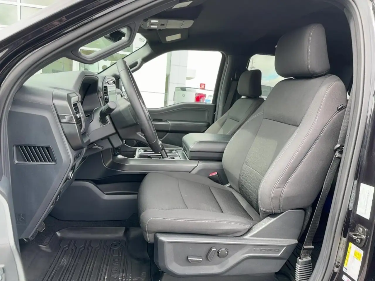 Ford F-150 - Image 20