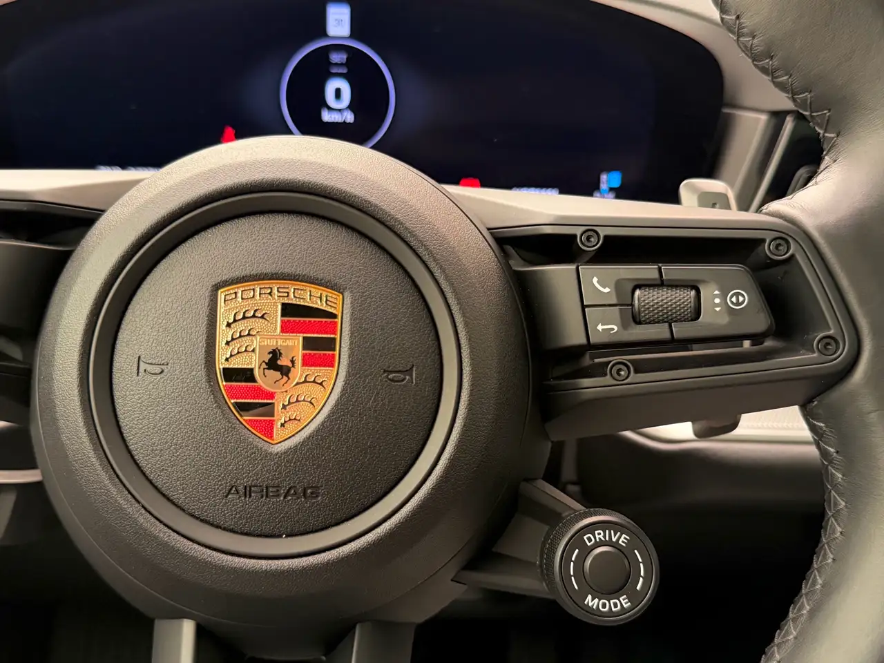 Porsche Cayenne - Image 23