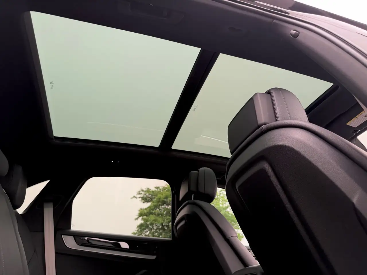 Porsche Cayenne - Image 42