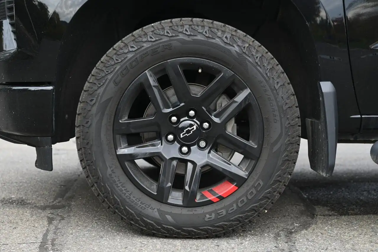 Chevrolet Silverado 1500 - Image 5
